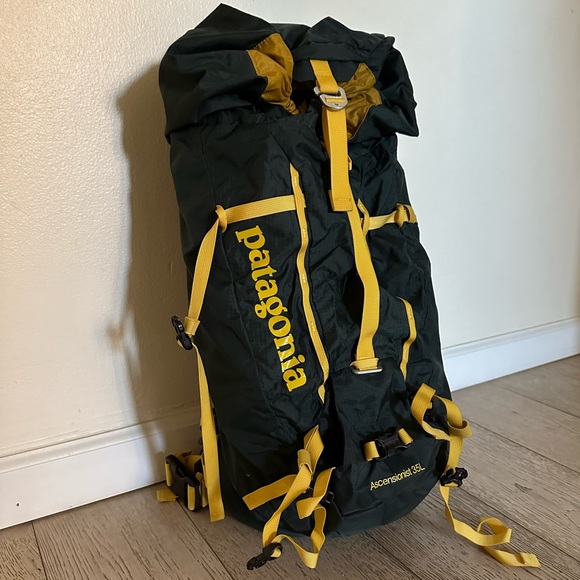 PATAGONIA ASCENSIONIST 35L CARBON & YELLOW HIKING BOOKBAG - Picture 3 of 12
